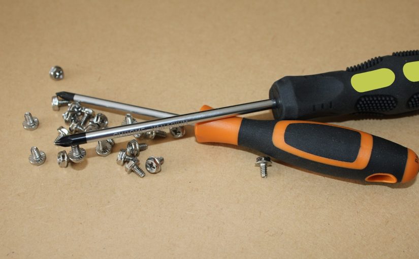 Co jednak zdziałać kiedy lodówka przestanie schładzać, a z pralki zaczyna wypływać woda?